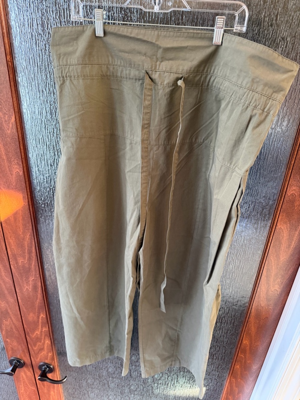 Banana Republic x The White Lotus Oversized Fisherman Pant NWT L Spiced Olive